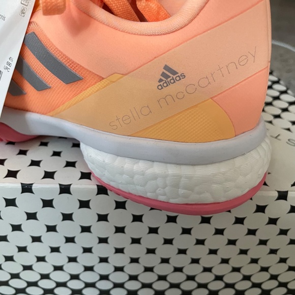 Women’s Adidas STELLA MCCARTNEY Tennis Shoes - Picture 9 of 13